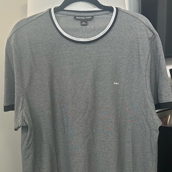 NWT Contrast Trim T-Shirt - Picture 4 of 9